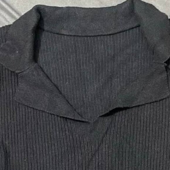 Black Ribbed Long Slevee Shirt - Picture 2 of 4